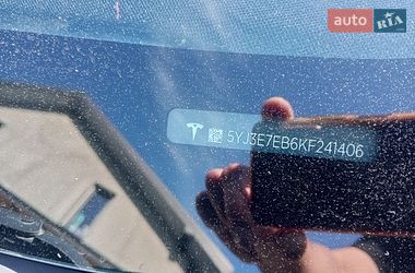 Седан Tesla Model 3 2019 в Новояворівську