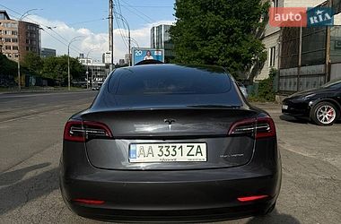 Седан Tesla Model 3 2021 в Киеве