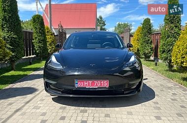 Седан Tesla Model 3 2022 в Луцьку