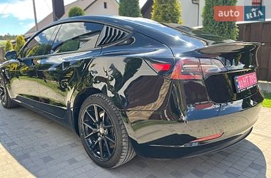 Седан Tesla Model 3 2022 в Луцке