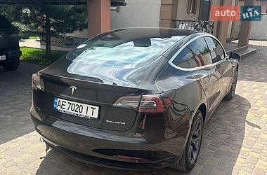 Седан Tesla Model 3 2019 в Дніпрі