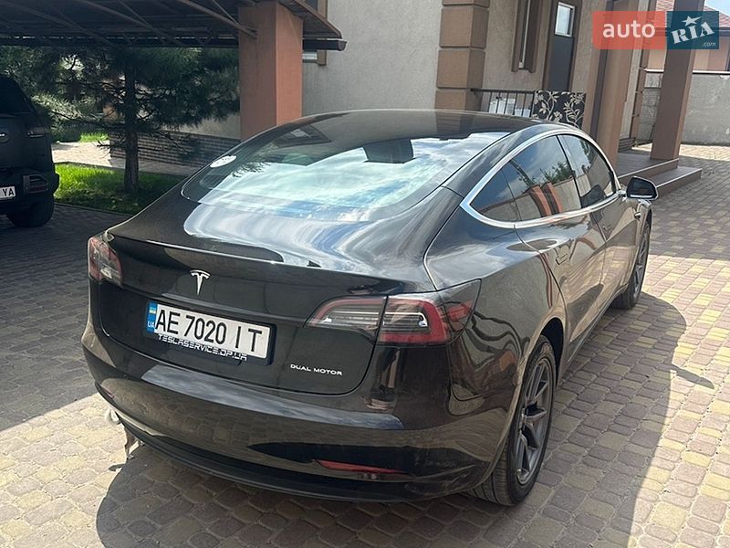 Седан Tesla Model 3 2019 в Дніпрі