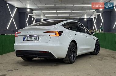 Седан Tesla Model 3 2025 в Киеве