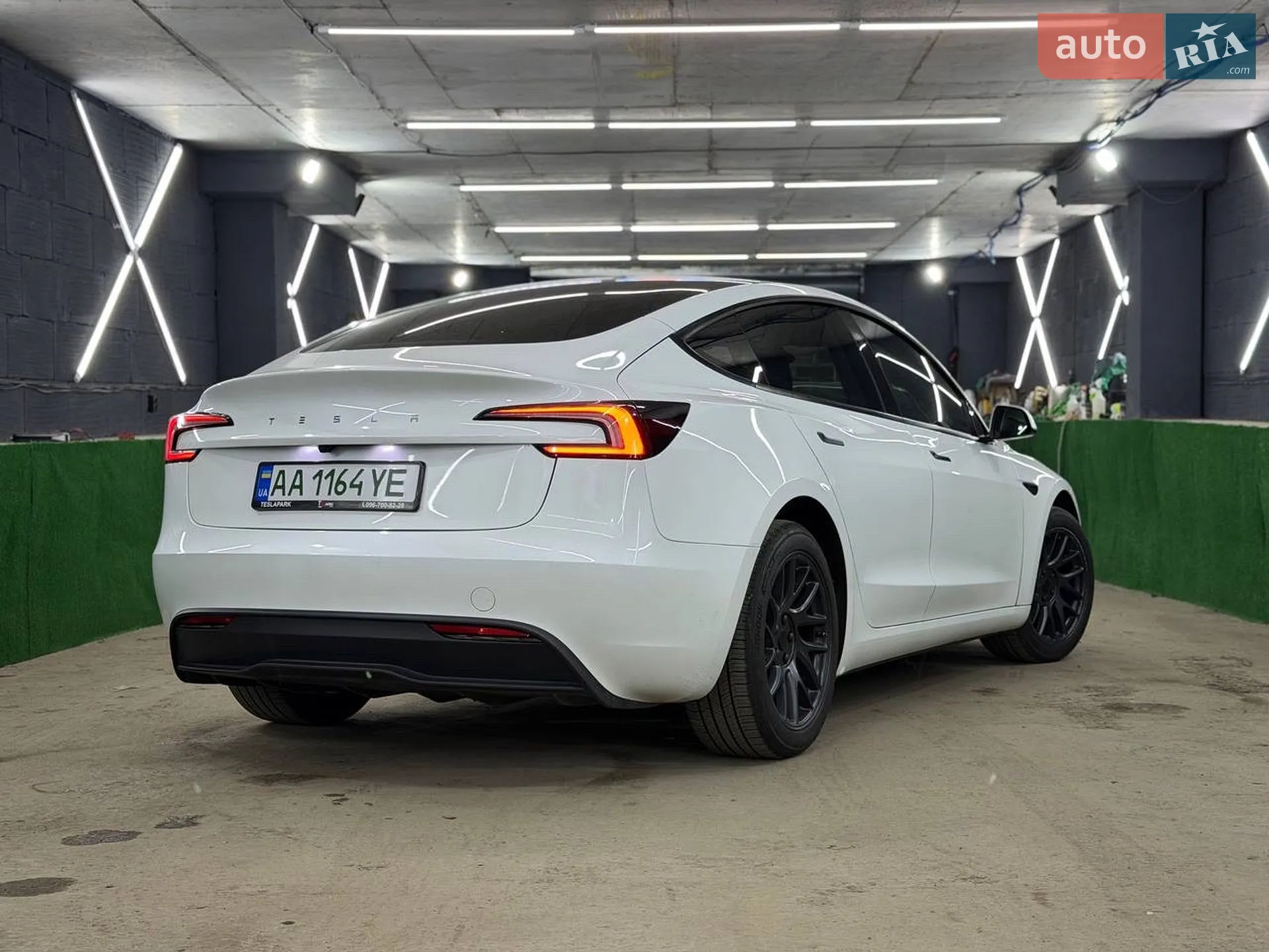 2025 Tesla Model 3 - мініатюра 6
