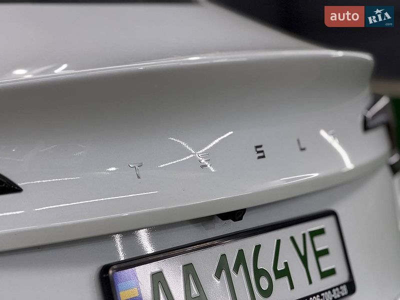 Седан Tesla Model 3 2025 в Киеве