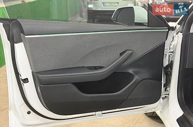 Седан Tesla Model 3 2025 в Киеве