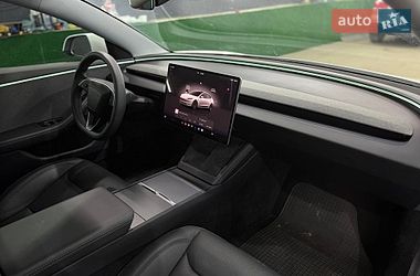 Седан Tesla Model 3 2025 в Киеве