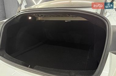 Седан Tesla Model 3 2025 в Киеве