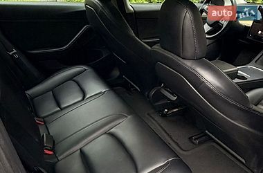 Седан Tesla Model 3 2022 в Ужгороді