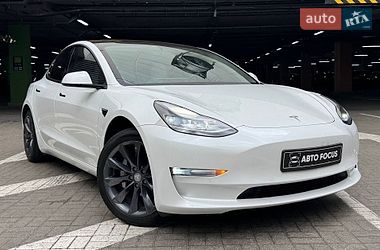 Седан Tesla Model 3 2021 в Києві