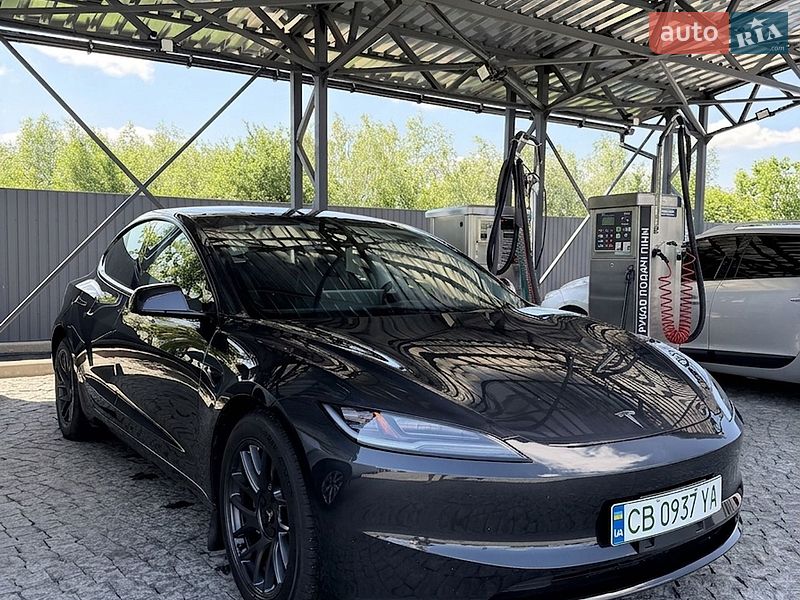 Седан Tesla Model 3 2024 в Киеве