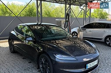 Седан Tesla Model 3 2024 в Киеве