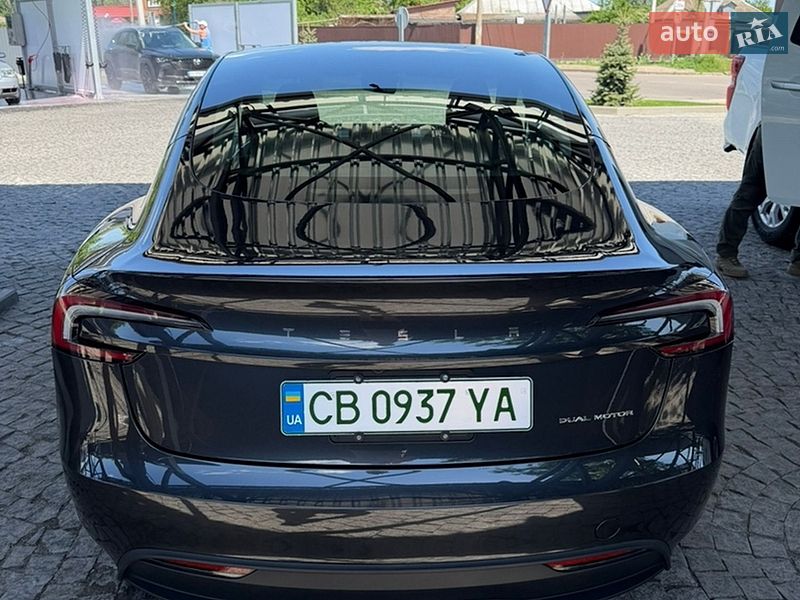 Седан Tesla Model 3 2024 в Киеве