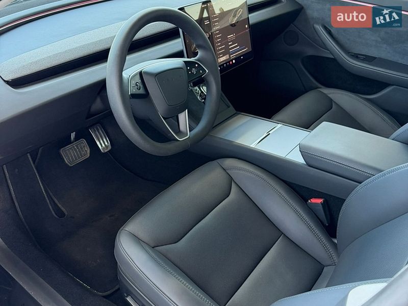 Седан Tesla Model 3 2024 в Киеве