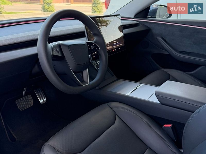 Седан Tesla Model 3 2024 в Киеве