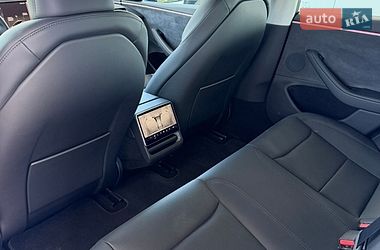 Седан Tesla Model 3 2024 в Киеве
