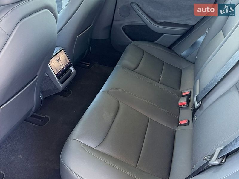 Седан Tesla Model 3 2024 в Киеве
