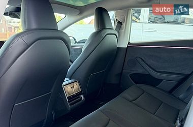 Седан Tesla Model 3 2024 в Киеве