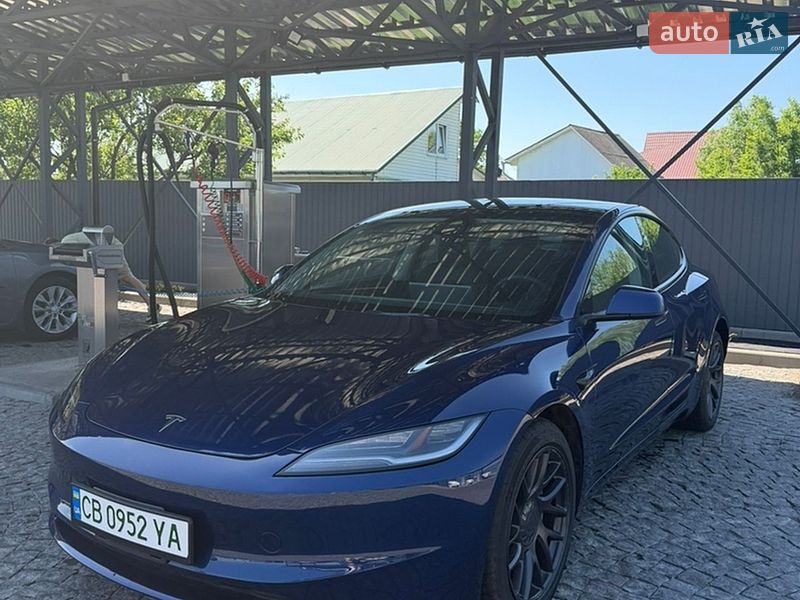 Tesla Model 3 2024