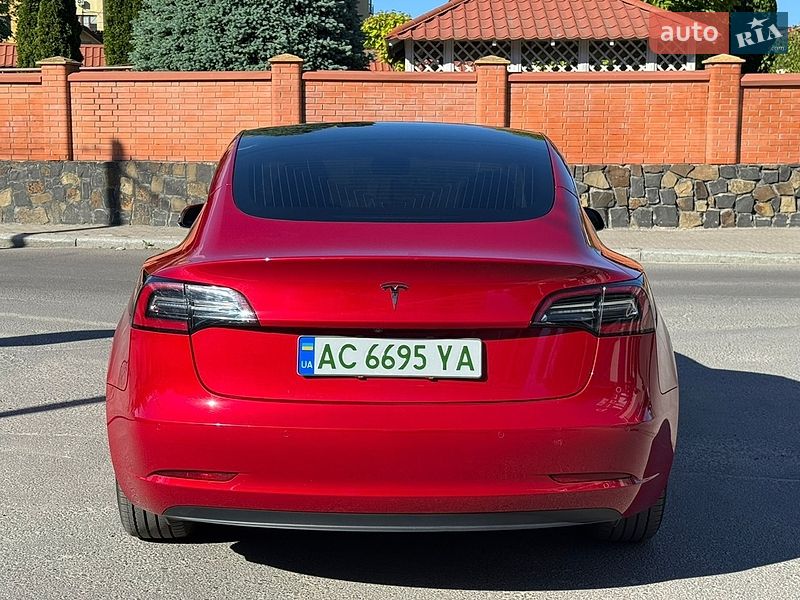 Седан Tesla Model 3 2019 в Луцке