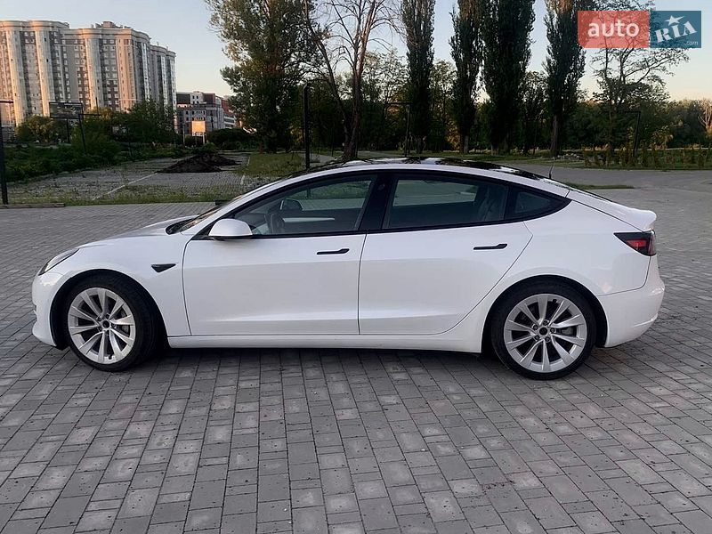 Седан Tesla Model 3 2022 в Хмельницькому