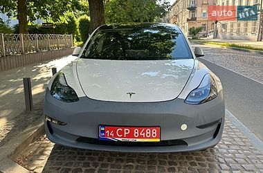 Седан Tesla Model 3 2023 в Львові