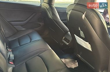 Седан Tesla Model 3 2023 в Львові