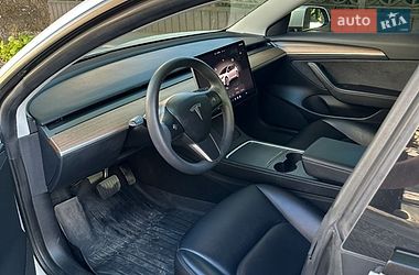 Седан Tesla Model 3 2023 в Львові