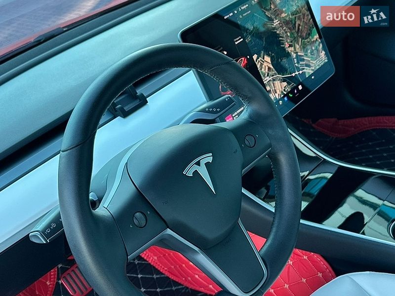 Седан Tesla Model 3 2019 в Львове