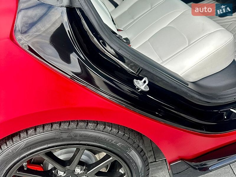 Седан Tesla Model 3 2019 в Львове