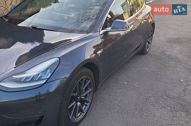 Седан Tesla Model 3 2018 в Луцке