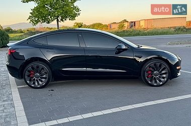 Седан Tesla Model 3 2021 в Мукачево