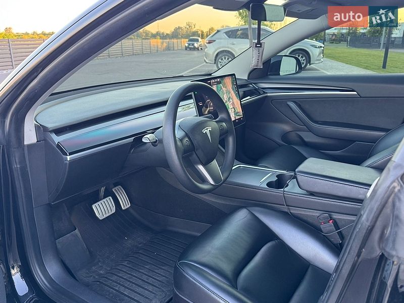 Седан Tesla Model 3 2021 в Мукачево