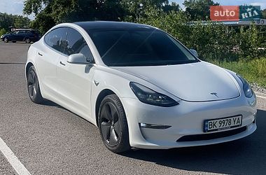 Седан Tesla Model 3 2019 в Кам'янському