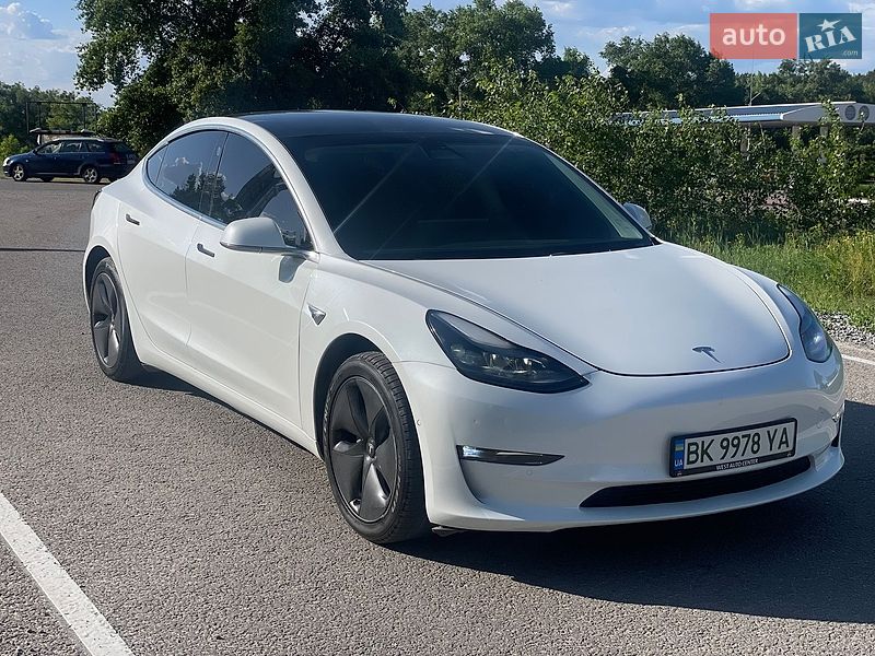 Седан Tesla Model 3 2019 в Кам'янському