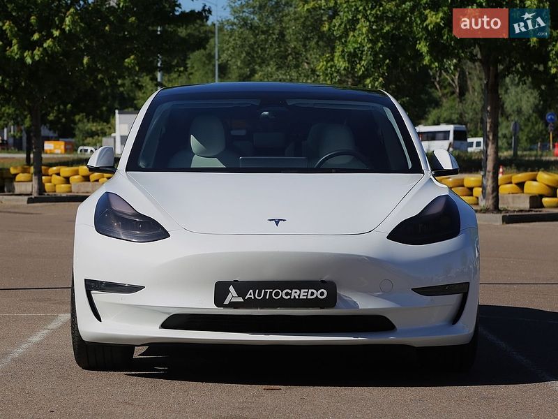 Седан Tesla Model 3 2022 в Києві