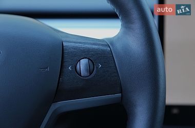 Седан Tesla Model 3 2022 в Києві