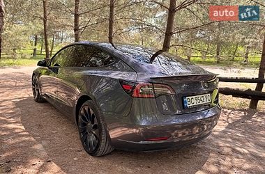 Седан Tesla Model 3 2022 в Львове