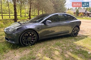 Седан Tesla Model 3 2022 в Львове