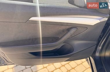 Седан Tesla Model 3 2022 в Львове