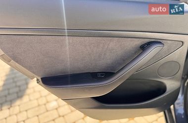 Седан Tesla Model 3 2022 в Львове