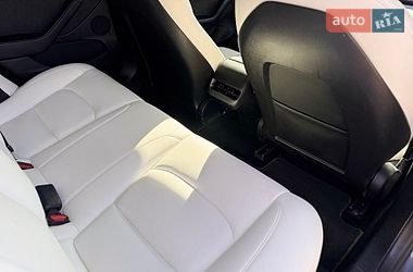 Седан Tesla Model 3 2022 в Львове