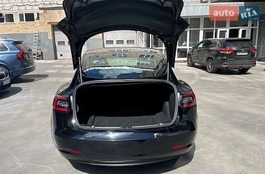 Седан Tesla Model 3 2018 в Киеве