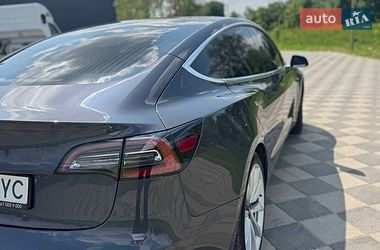 Седан Tesla Model 3 2018 в Самборе