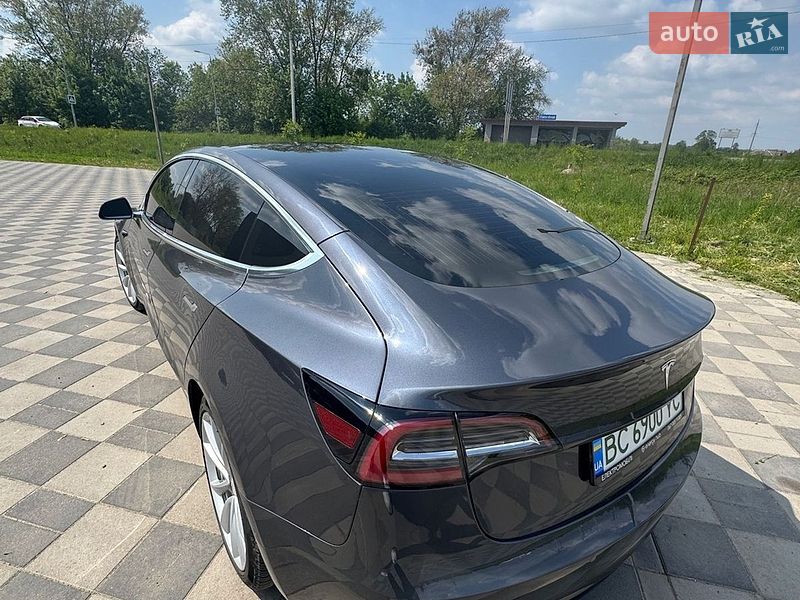 Седан Tesla Model 3 2018 в Самборе