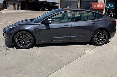 Седан Tesla Model 3 2023 в Львові