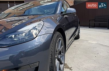 Седан Tesla Model 3 2023 в Львові