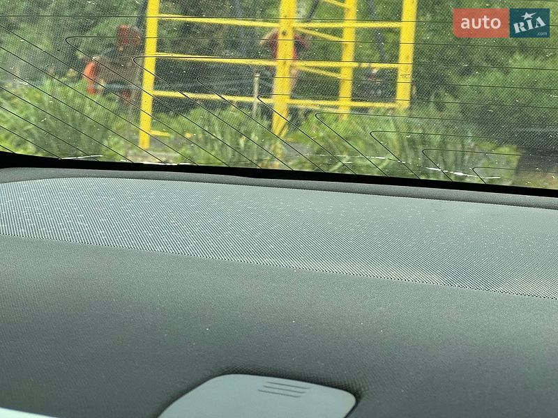 Седан Tesla Model 3 2019 в Днепре