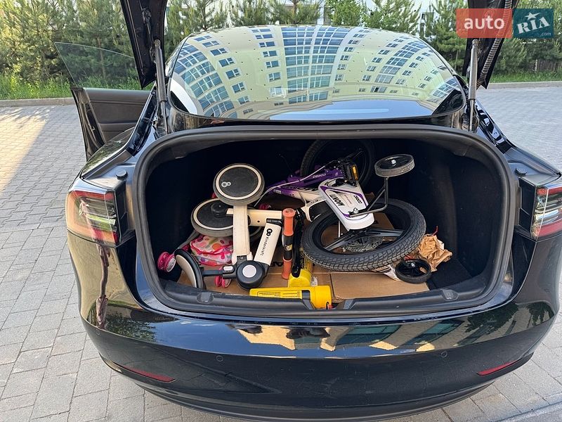 Седан Tesla Model 3 2020 в Хмельницком
