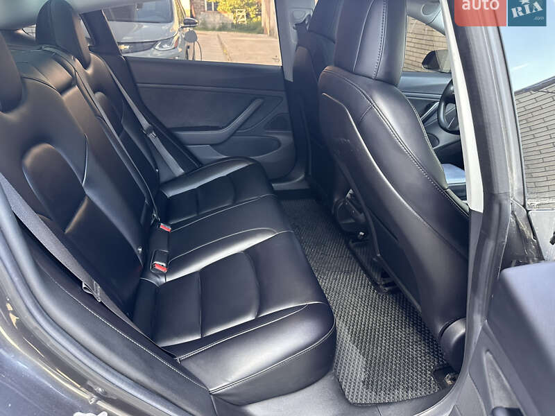 Седан Tesla Model 3 2018 в Святопетрівське
